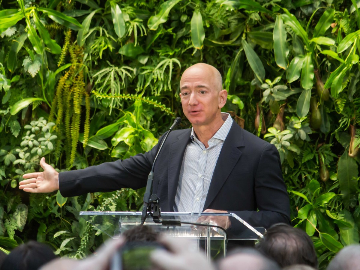 Jeff Bezos regresa a un rol operativo como codirector ejecutivo de la startup de IA Project Prometheus
